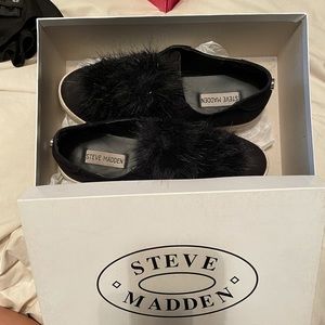 Steve Madden Pom shoes